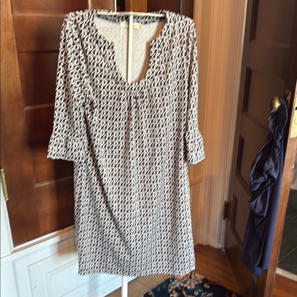 Aryeh Black and‎ White Women's dress -worn a few times. Great fabric